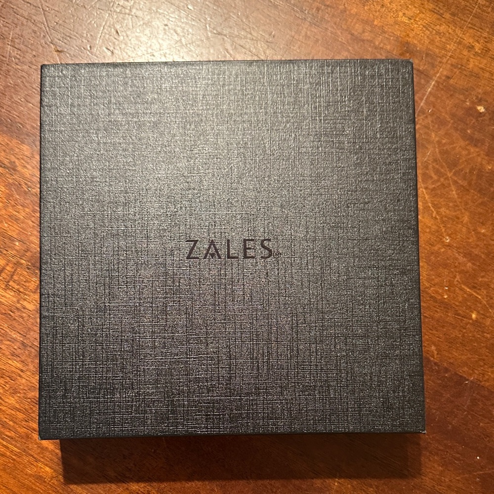 Zales Textured Black Gift Box